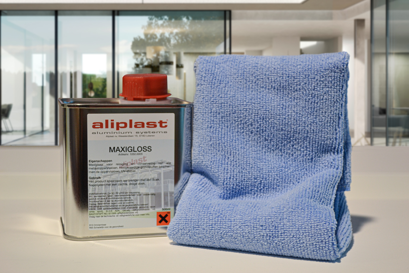 Nettoyez l’aluminium avec des nettoyants doux, disponibles auprès d’un spécialiste Aliplast dans votre région.