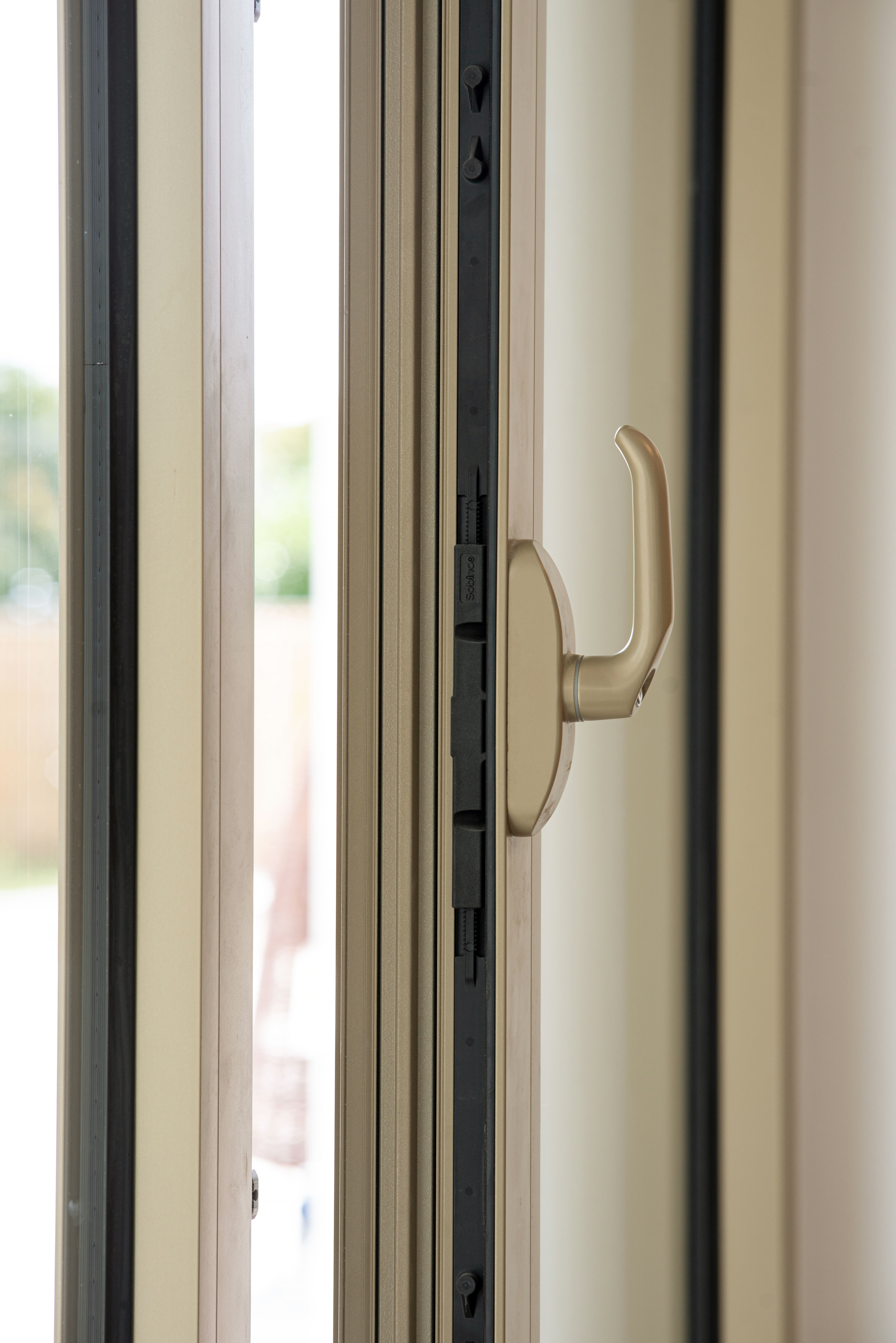 Von der Standardsicherheit bis zum zusätzlichen Einbruchschutz für Fenster und Türen.